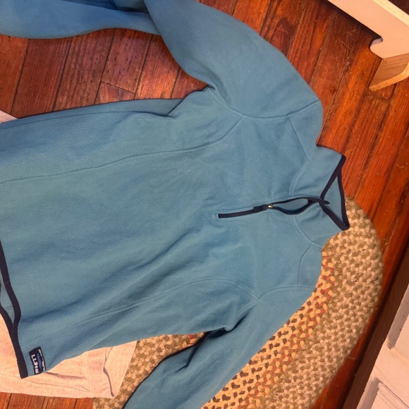 LL bean cozy set sitting by campfire size small/medium - Picture 4 of 5